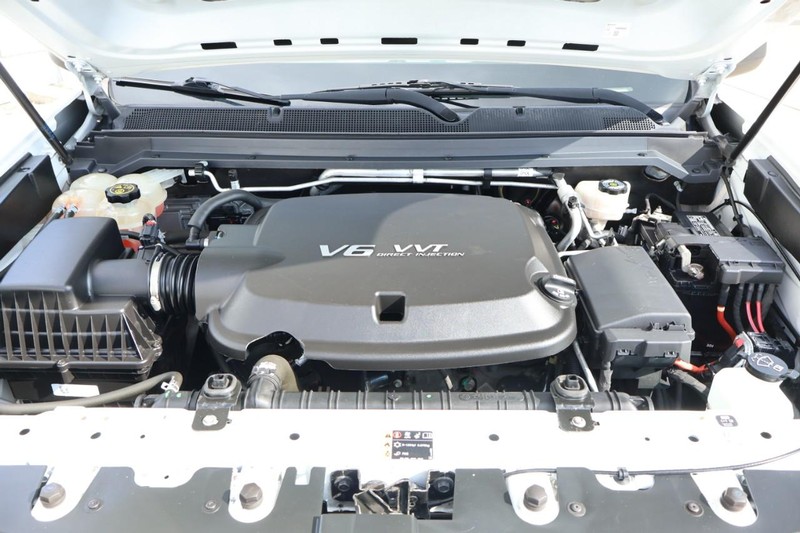 Chevrolet Colorado Vehicle Full-screen Gallery Image 14