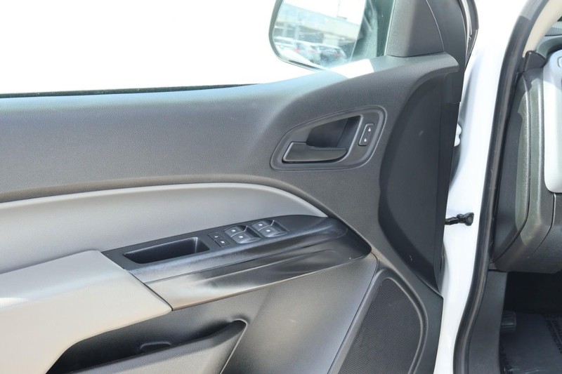 Chevrolet Colorado Vehicle Full-screen Gallery Image 17