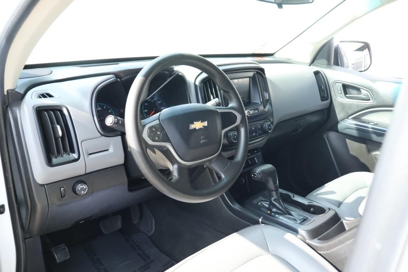 Chevrolet Colorado Vehicle Full-screen Gallery Image 18
