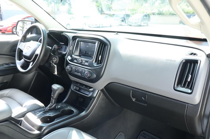 Chevrolet Colorado Vehicle Full-screen Gallery Image 21