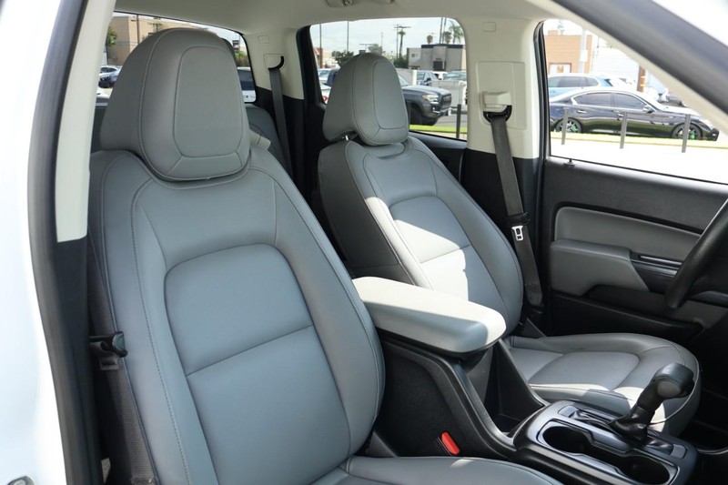 Chevrolet Colorado Vehicle Full-screen Gallery Image 22