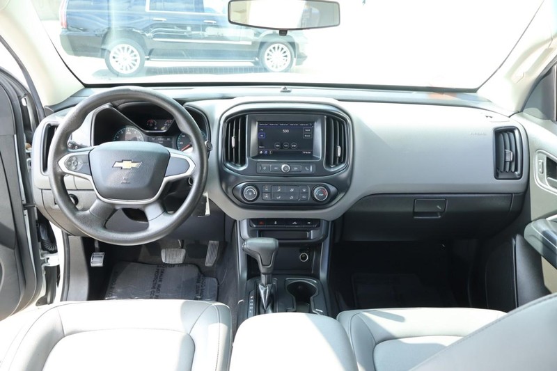 Chevrolet Colorado Vehicle Full-screen Gallery Image 24