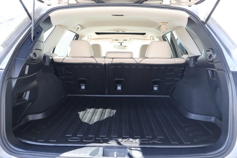 Subaru Outback Vehicle Full-screen Gallery Image 09