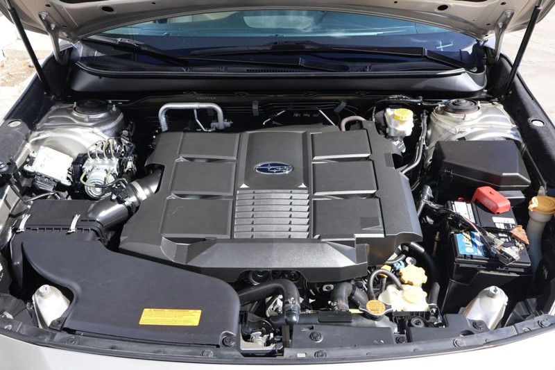 Subaru Outback Vehicle Full-screen Gallery Image 14