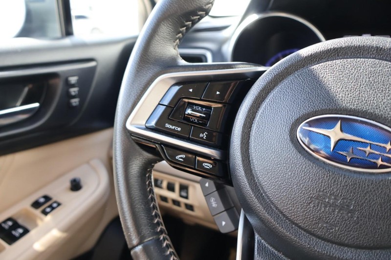 Subaru Outback Vehicle Full-screen Gallery Image 30