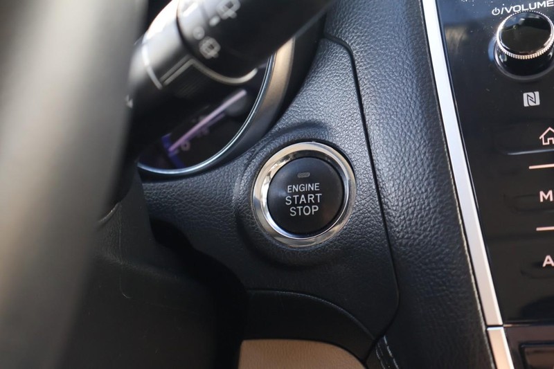 Subaru Outback Vehicle Full-screen Gallery Image 32