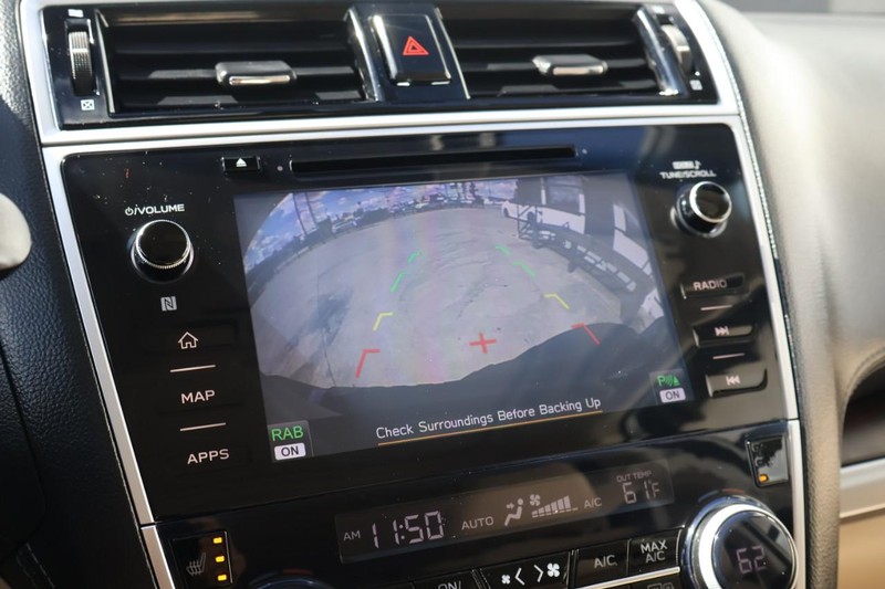 Subaru Outback Vehicle Full-screen Gallery Image 35