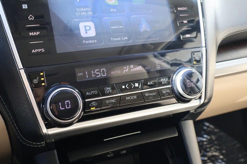 Subaru Outback Vehicle Full-screen Gallery Image 36