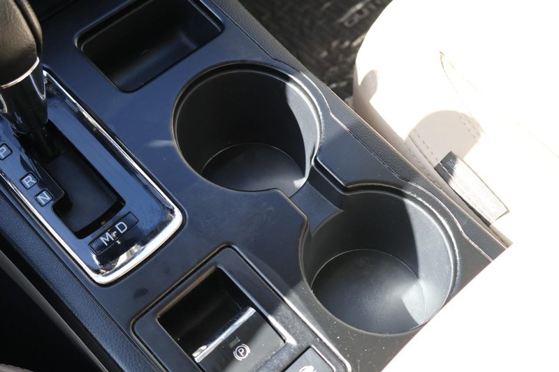 Subaru Outback Vehicle Full-screen Gallery Image 38