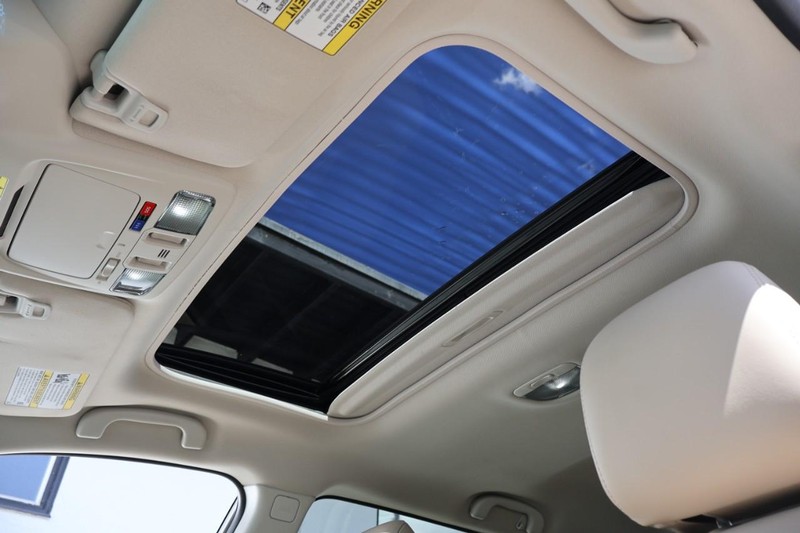 Subaru Outback Vehicle Full-screen Gallery Image 40