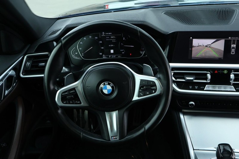 BMW 430i Vehicle Full-screen Gallery Image 29