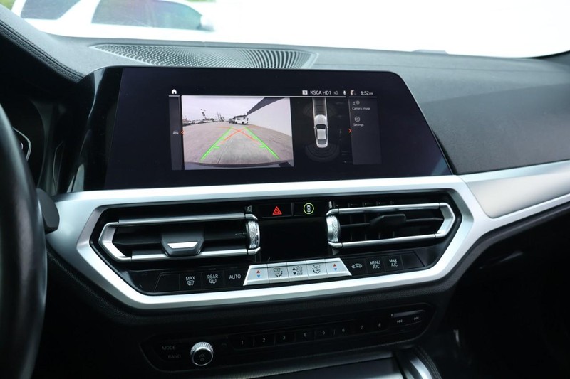 BMW 430i Vehicle Full-screen Gallery Image 33