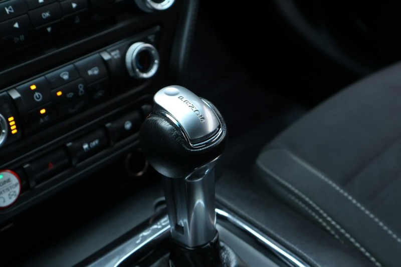 Ford Mustang Vehicle Full-screen Gallery Image 33