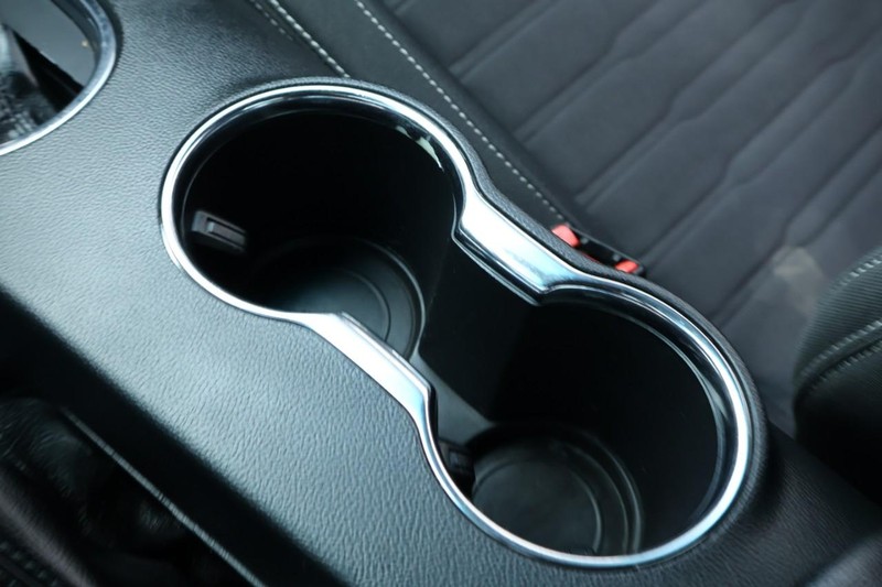 Ford Mustang Vehicle Full-screen Gallery Image 34