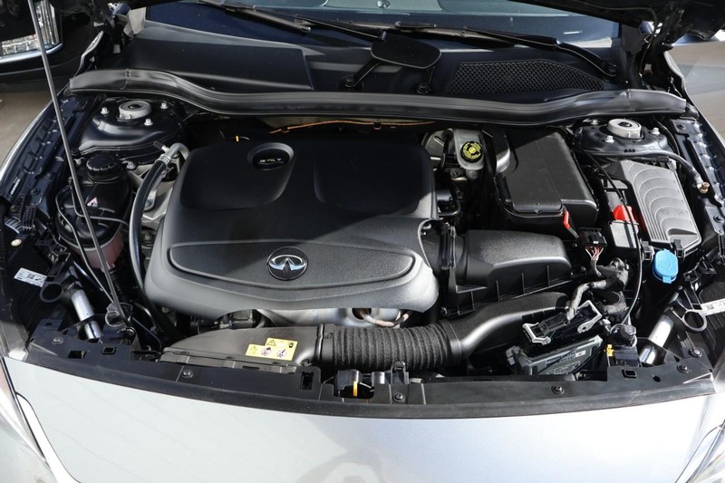 INFINITI QX30 Vehicle Full-screen Gallery Image 13