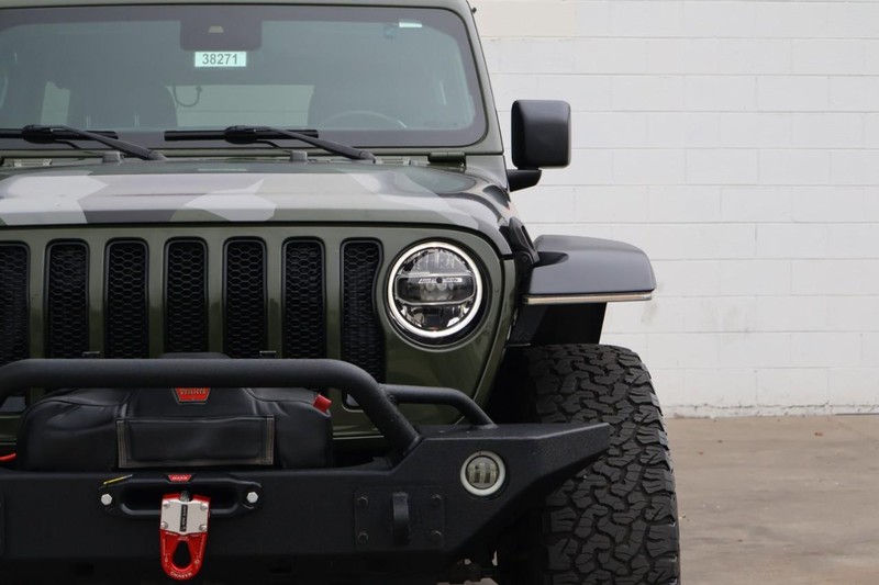 Jeep Wrangler Vehicle Full-screen Gallery Image 03