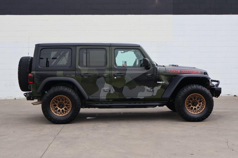 Jeep Wrangler Vehicle Full-screen Gallery Image 04