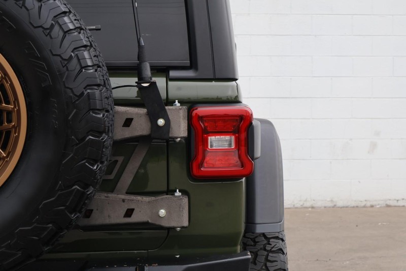 Jeep Wrangler Vehicle Full-screen Gallery Image 08