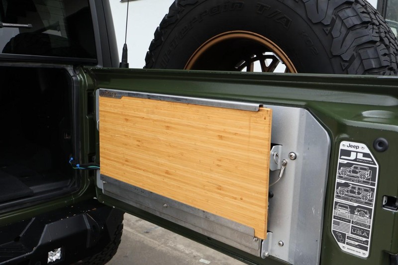 Jeep Wrangler Vehicle Full-screen Gallery Image 11