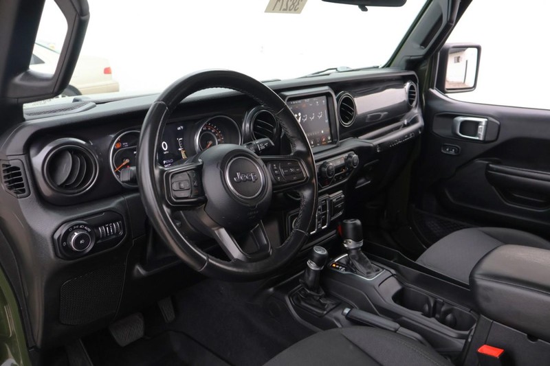 Jeep Wrangler Vehicle Full-screen Gallery Image 21