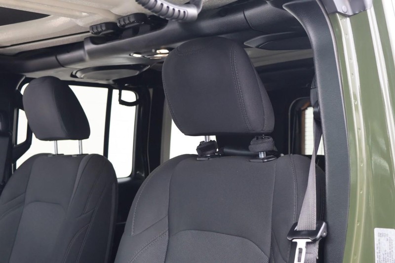 Jeep Wrangler Vehicle Full-screen Gallery Image 23