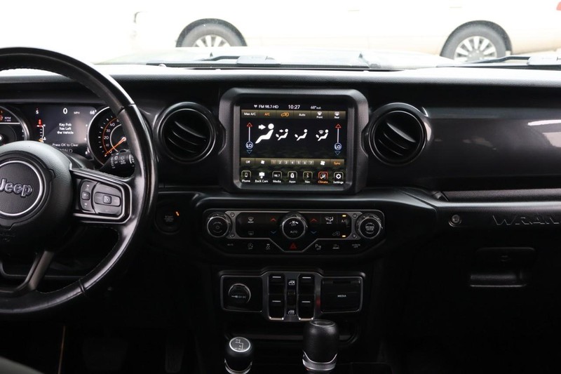 Jeep Wrangler Vehicle Full-screen Gallery Image 32