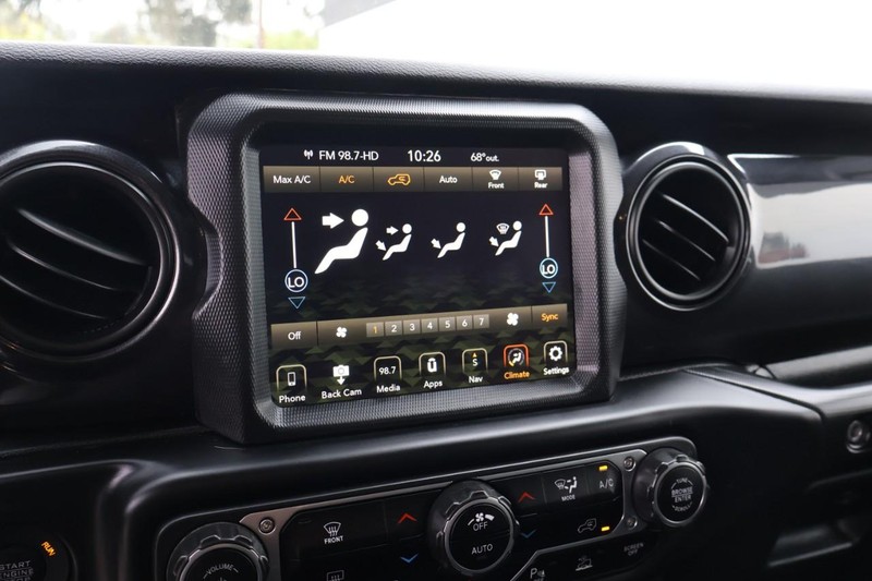 Jeep Wrangler Vehicle Full-screen Gallery Image 33