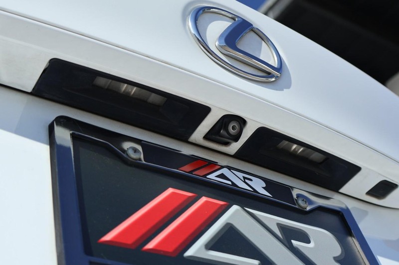 Lexus IS Vehicle Full-screen Gallery Image 08