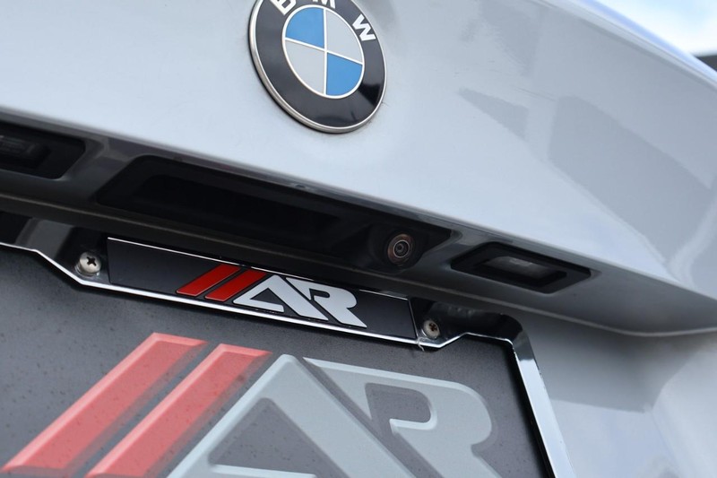 BMW 430i Vehicle Full-screen Gallery Image 08