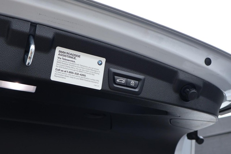 BMW 430i Vehicle Full-screen Gallery Image 10