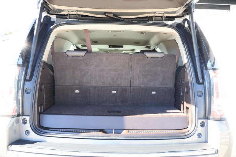GMC Yukon Vehicle Full-screen Gallery Image 09