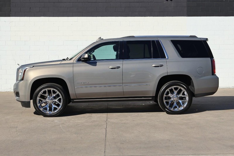 GMC Yukon Vehicle Full-screen Gallery Image 13