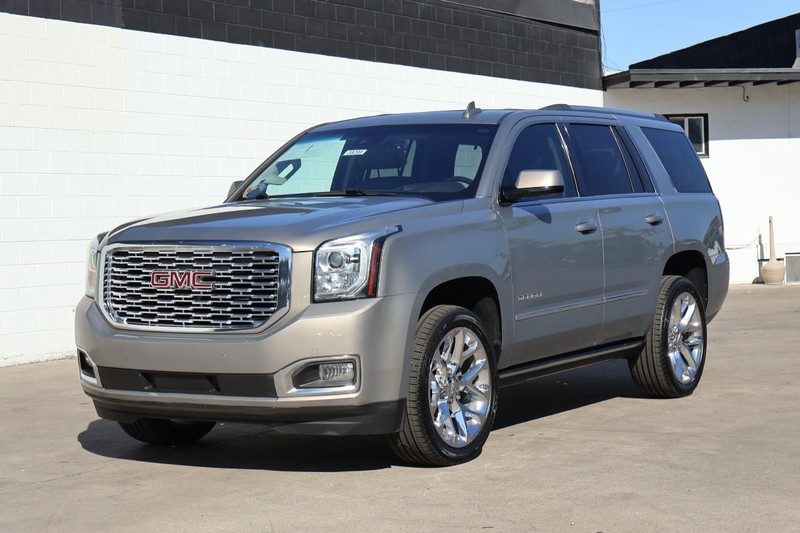 GMC Yukon Vehicle Full-screen Gallery Image 14