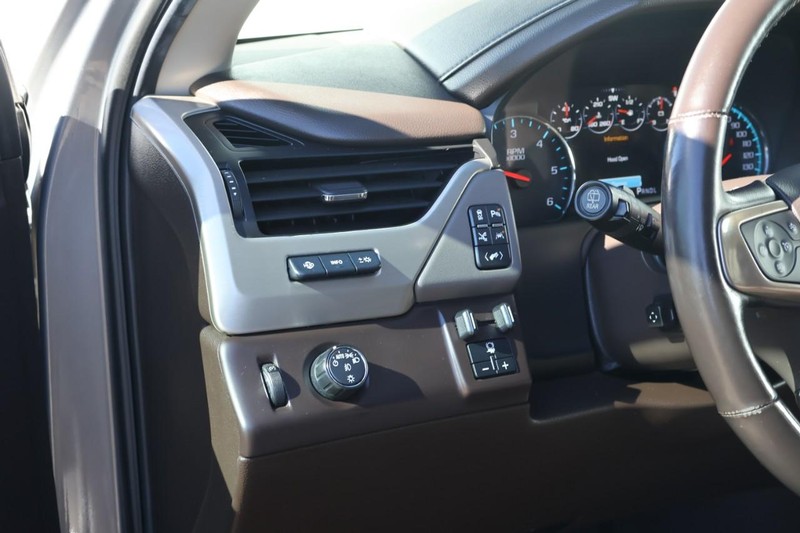 GMC Yukon Vehicle Full-screen Gallery Image 22