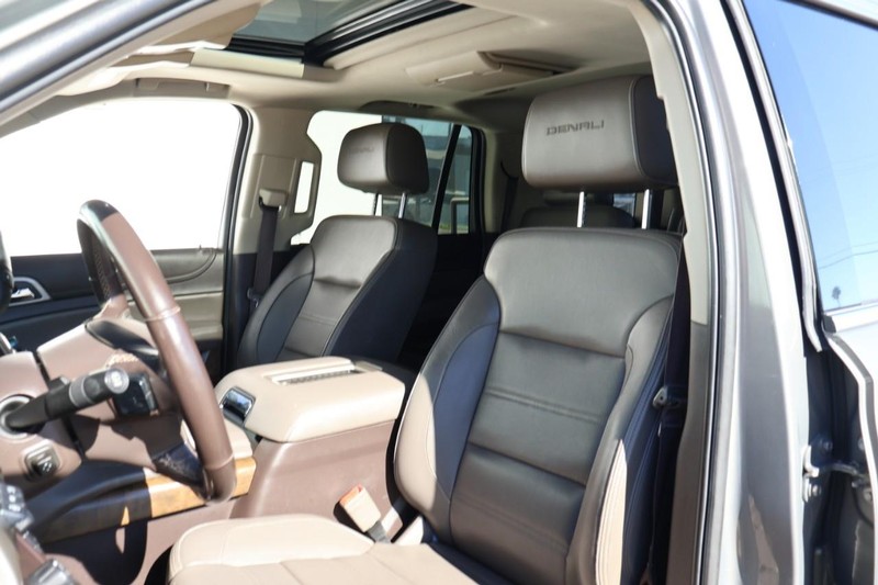 GMC Yukon Vehicle Full-screen Gallery Image 23