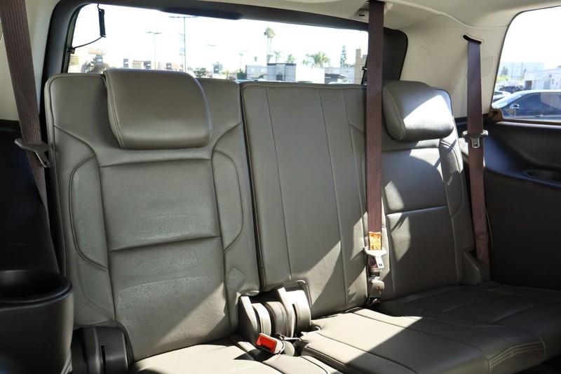 GMC Yukon Vehicle Full-screen Gallery Image 29