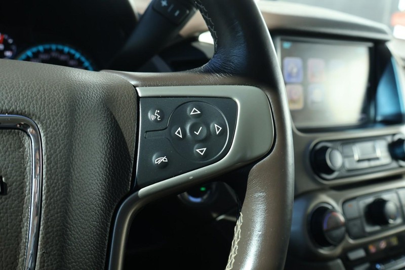 GMC Yukon Vehicle Full-screen Gallery Image 37