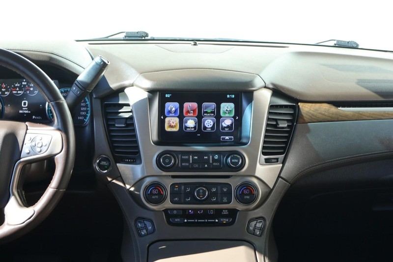 GMC Yukon Vehicle Full-screen Gallery Image 38