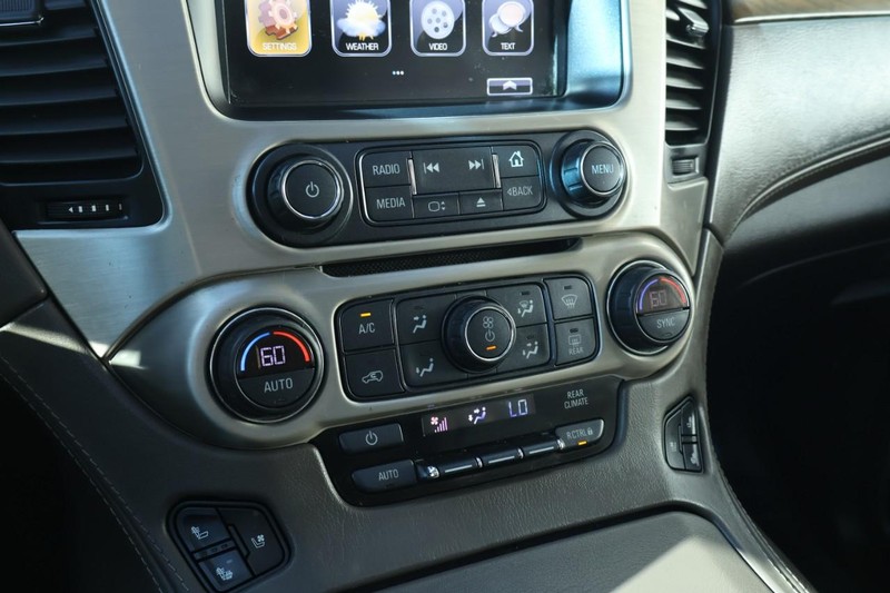 GMC Yukon Vehicle Full-screen Gallery Image 41