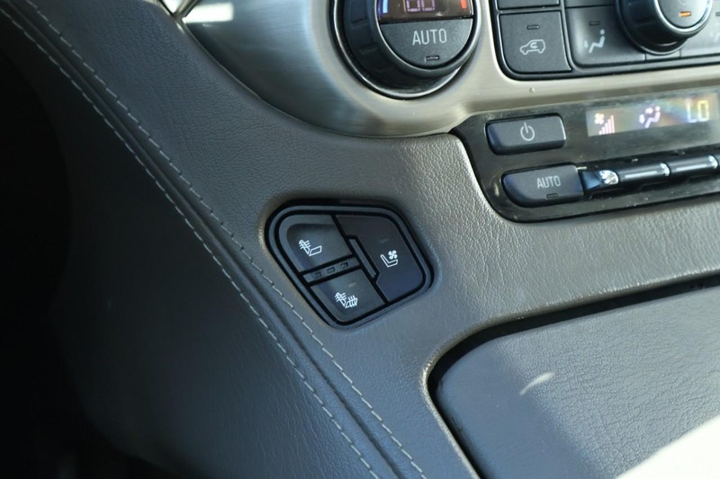 GMC Yukon Vehicle Full-screen Gallery Image 42