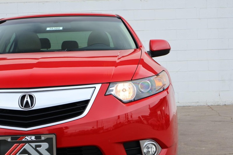 Acura TSX Vehicle Full-screen Gallery Image 03