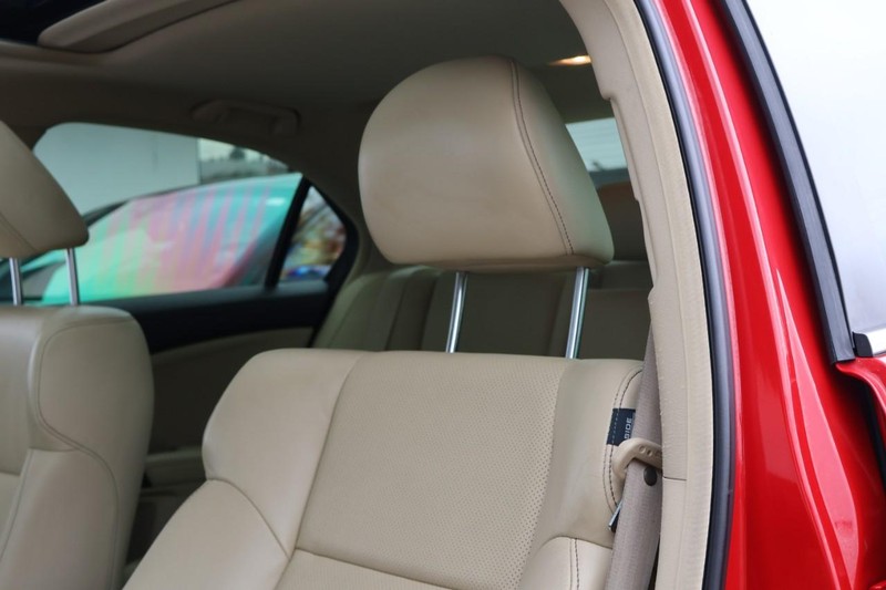 Acura TSX Vehicle Full-screen Gallery Image 20