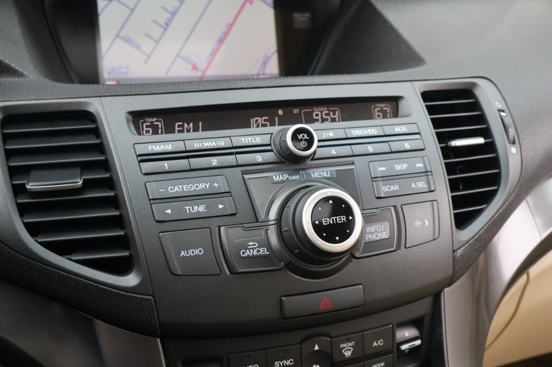 Acura TSX Vehicle Full-screen Gallery Image 33