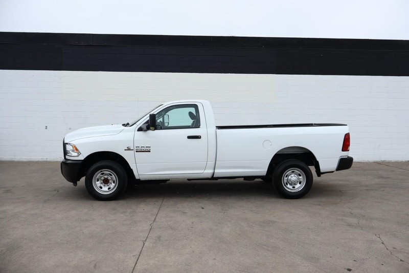 Ram 2500 Vehicle Full-screen Gallery Image 11