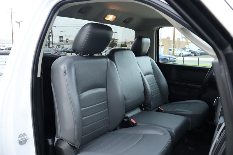 Ram 2500 Vehicle Full-screen Gallery Image 21