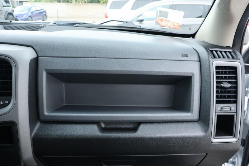 Ram 2500 Vehicle Full-screen Gallery Image 23