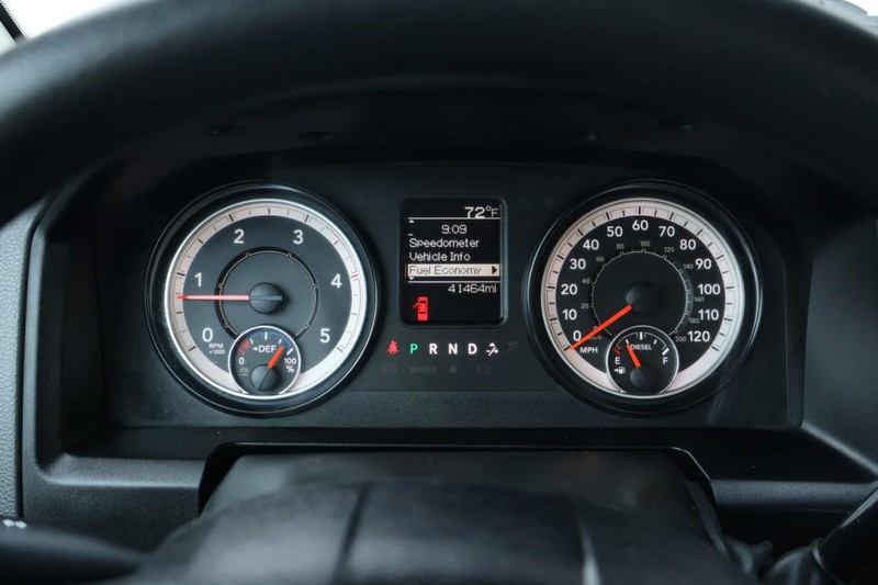 Ram 2500 Vehicle Full-screen Gallery Image 24