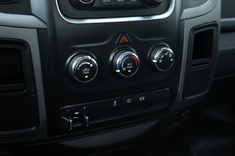 Ram 2500 Vehicle Full-screen Gallery Image 30