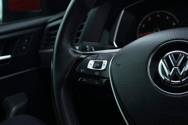 Volkswagen Jetta Vehicle Full-screen Gallery Image 26