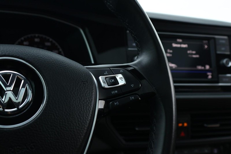 Volkswagen Jetta Vehicle Full-screen Gallery Image 27